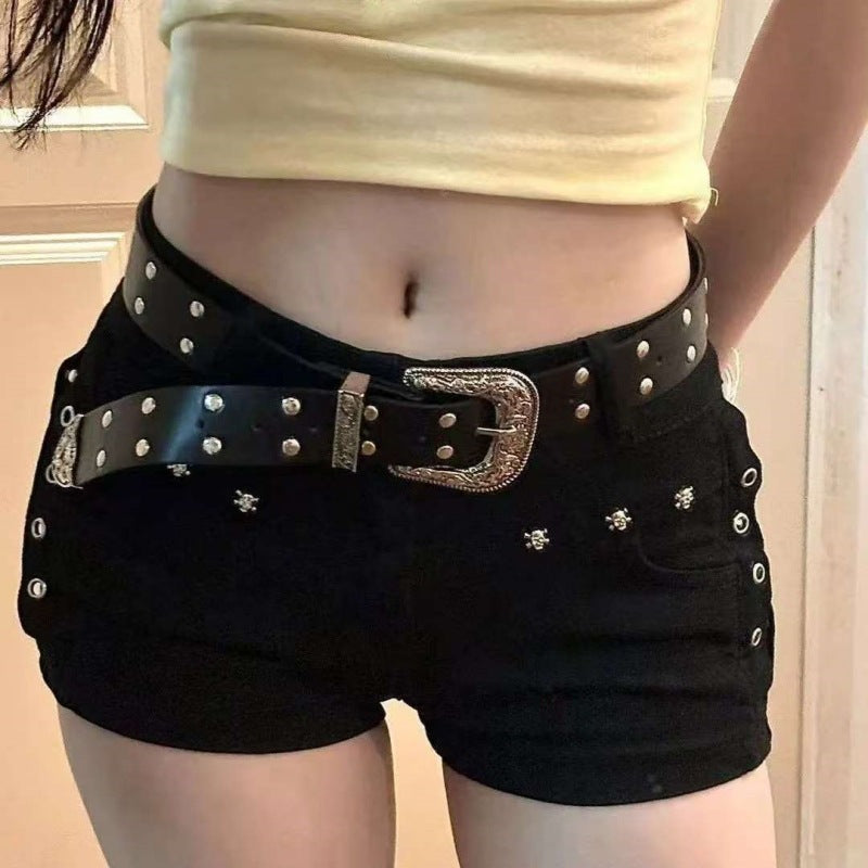 Short taille haute clouté avec ceinture | Parfait pour un look rock tendance