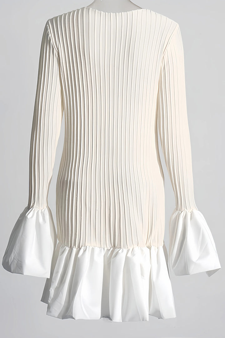 Robe courte plissée avec manches évasées | Élégance raffinée