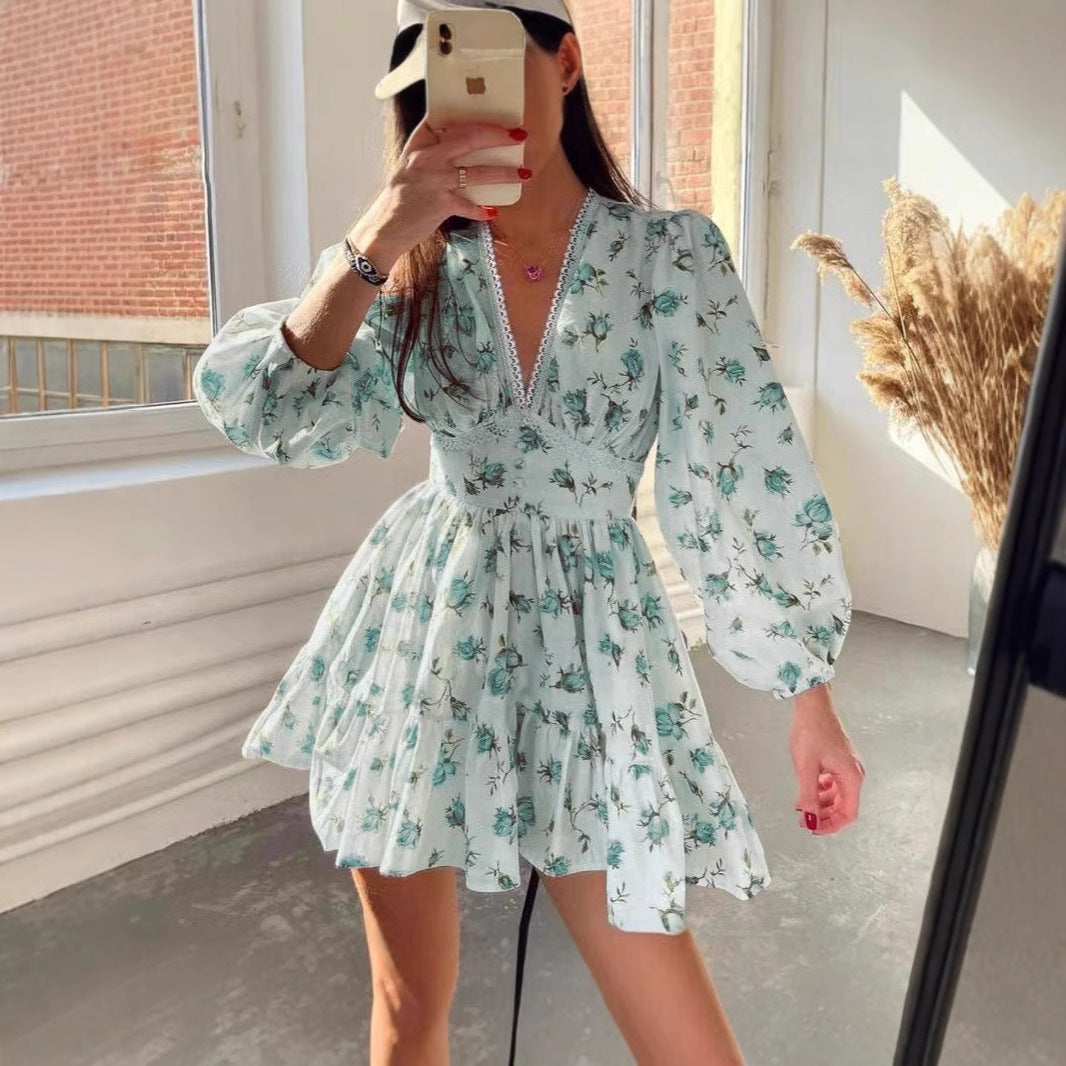 Robe courte fleurie | Élégance printanière romantique