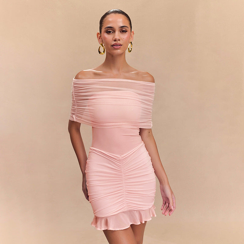 Robe courte off-shoulder | Détail froncé élégant