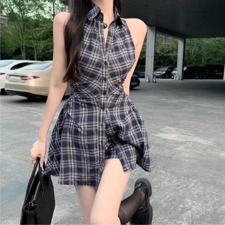 Robe courte à carreaux sans manches | Style chic et moderne