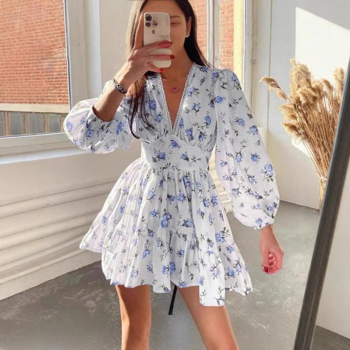 Robe courte fleurie | Élégance printanière romantique