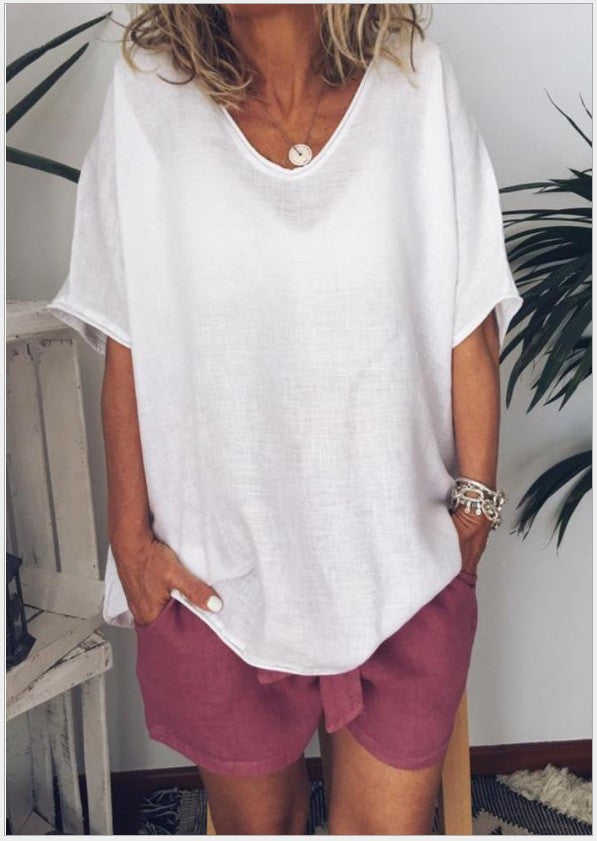 T-shirt ample col en V | Élégance décontractée pour journées ensoleillées