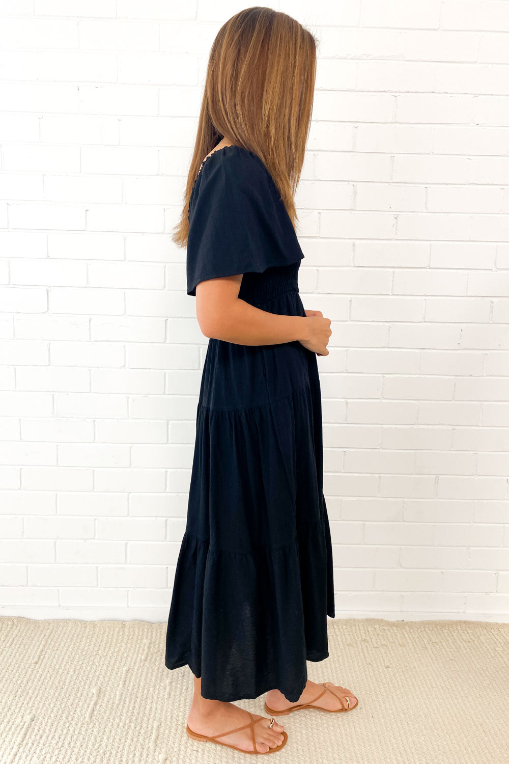 Robe midi à épaules dégagées | Volume léger et allure féminine