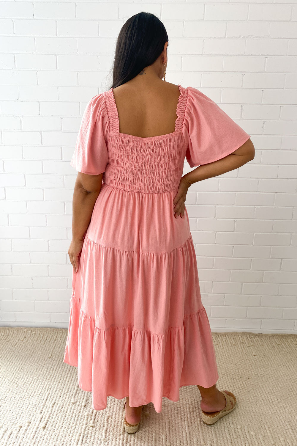Robe midi à épaules dégagées | Volume léger et allure féminine