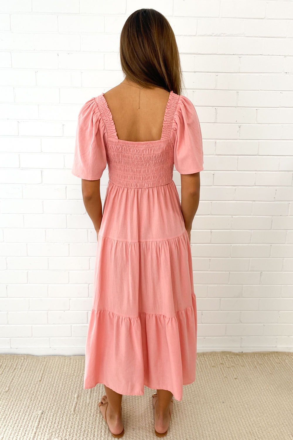 Robe midi à épaules dégagées | Volume léger et allure féminine
