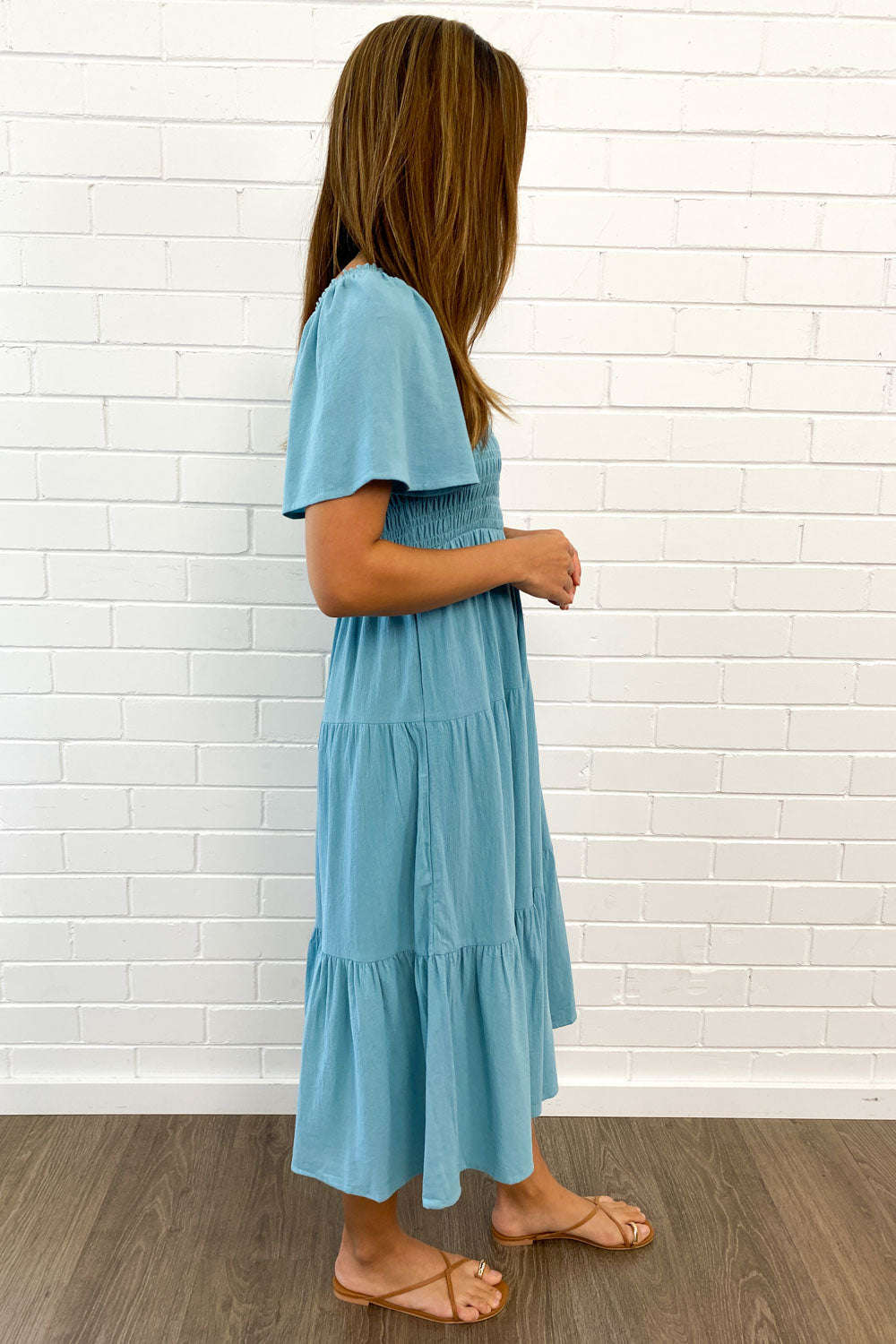 Robe midi à épaules dégagées | Volume léger et allure féminine