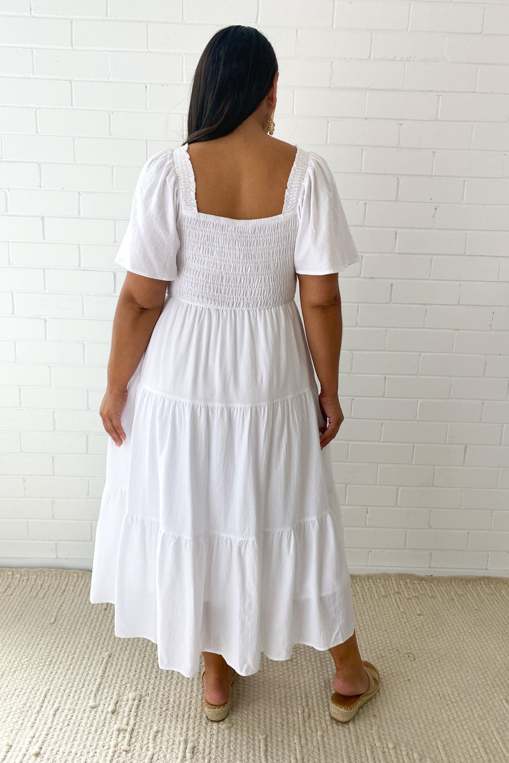 Robe midi à épaules dégagées | Volume léger et allure féminine