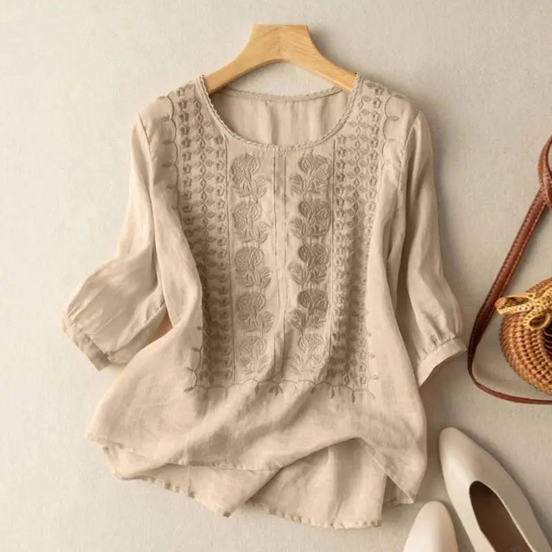 Blouse brodée ample | Détail bohème et confort raffiné