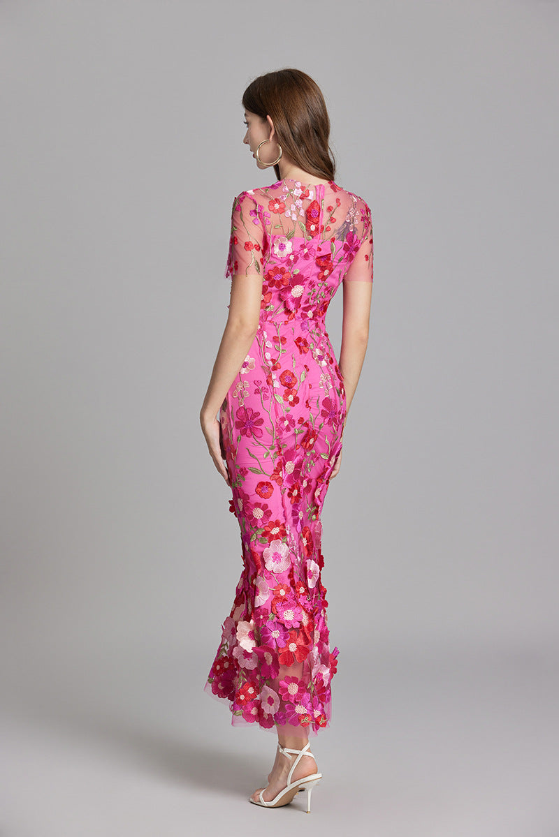 Robe longue brodée | Élégance florale pour les occasions spéciales