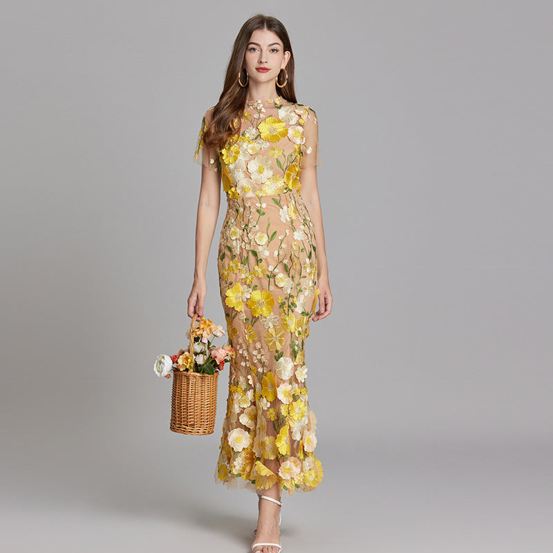 Robe longue brodée | Élégance florale pour les occasions spéciales