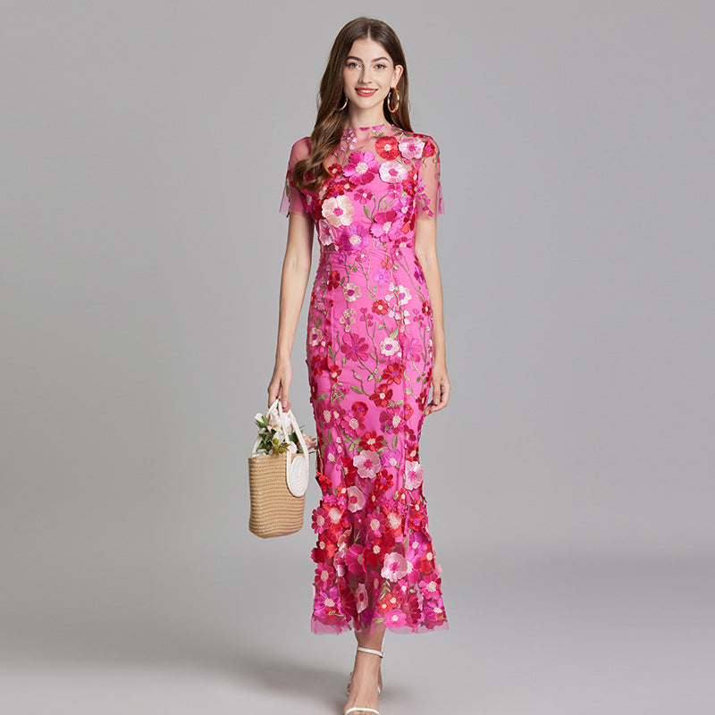 Robe longue brodée | Élégance florale pour les occasions spéciales