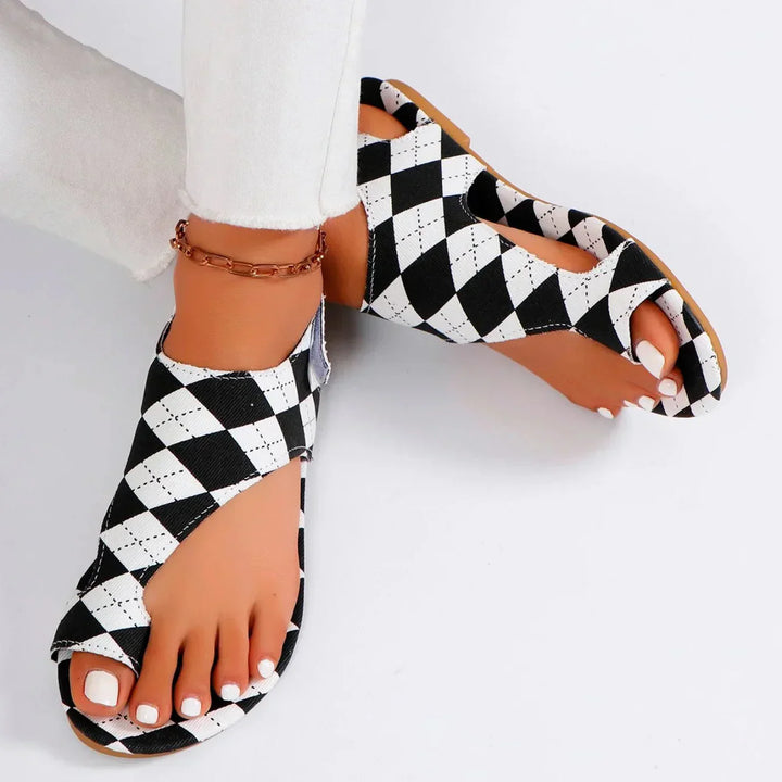 Sandales plates ajourées effet vichy | Style décontracté