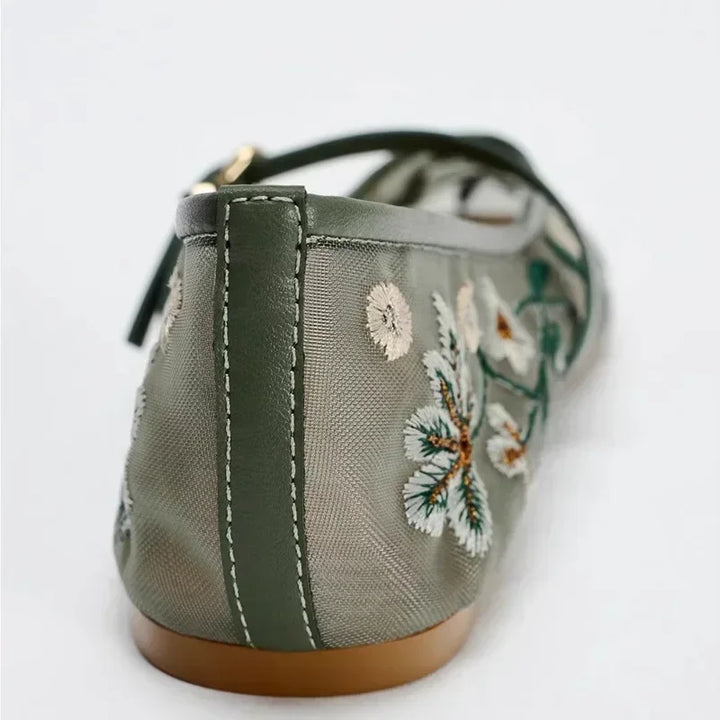 Ballerines brodées | Élégance florale et confort
