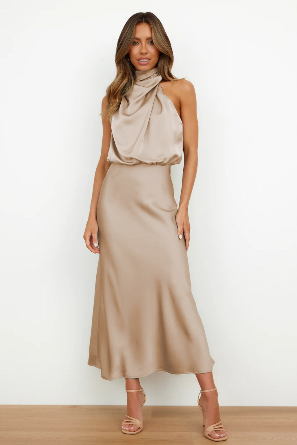 Robe midi satinée à col drapé | Élégance fluide