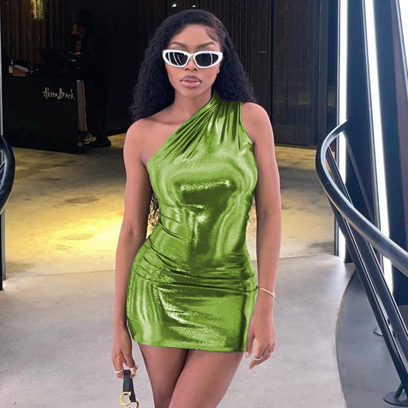 Robe une épaule courte | Style audacieux pour soirées glamour