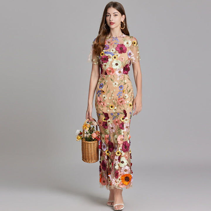 Robe longue brodée | Élégance florale pour les occasions spéciales
