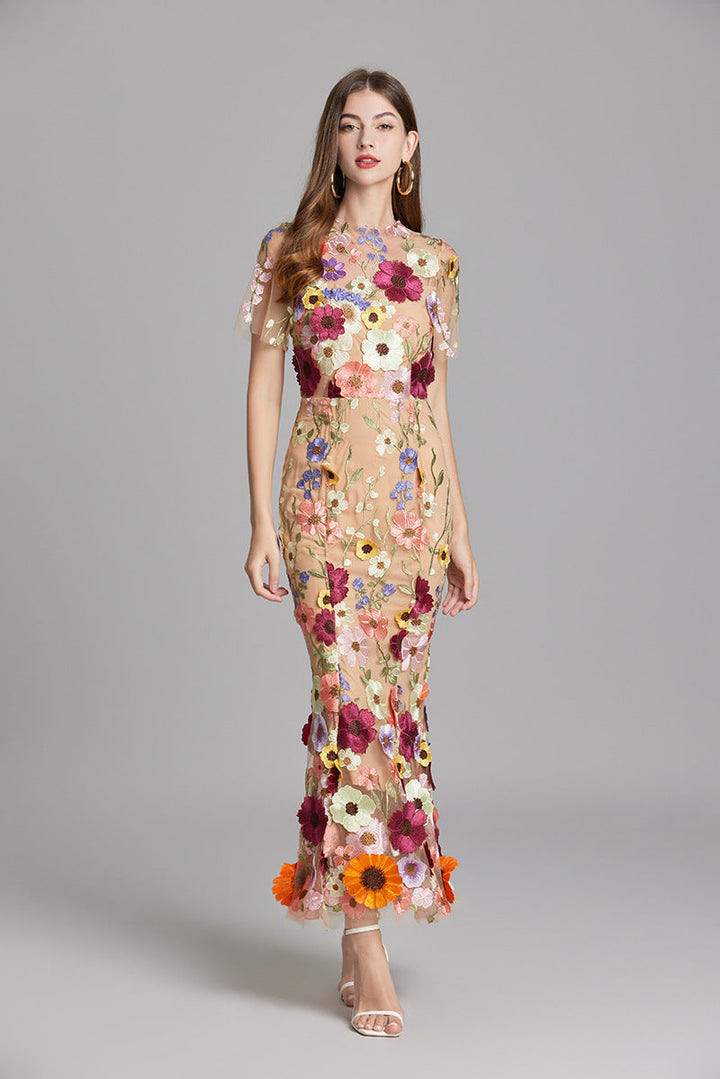 Robe longue brodée | Élégance florale pour les occasions spéciales
