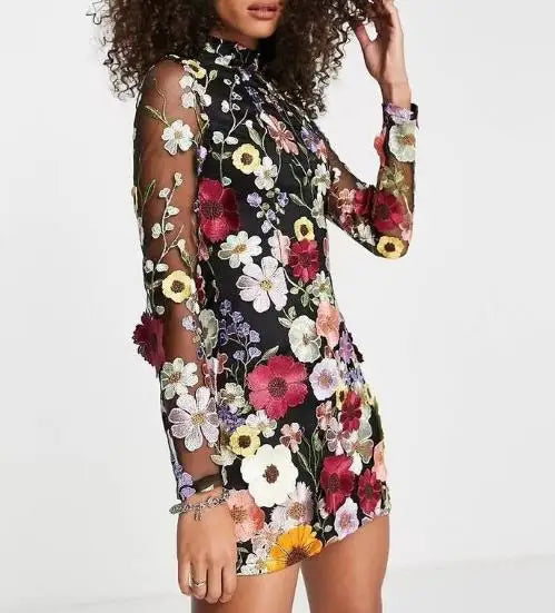 Robe brodée florale | Élégance événementielle