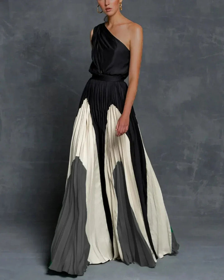Robe longue satinée | Élégance asymétrique