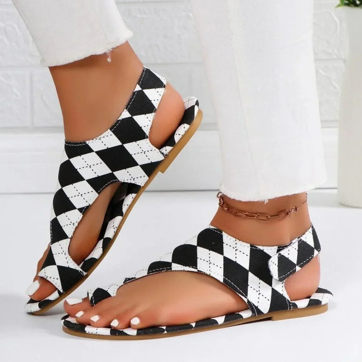 Sandales plates ajourées effet vichy | Style décontracté
