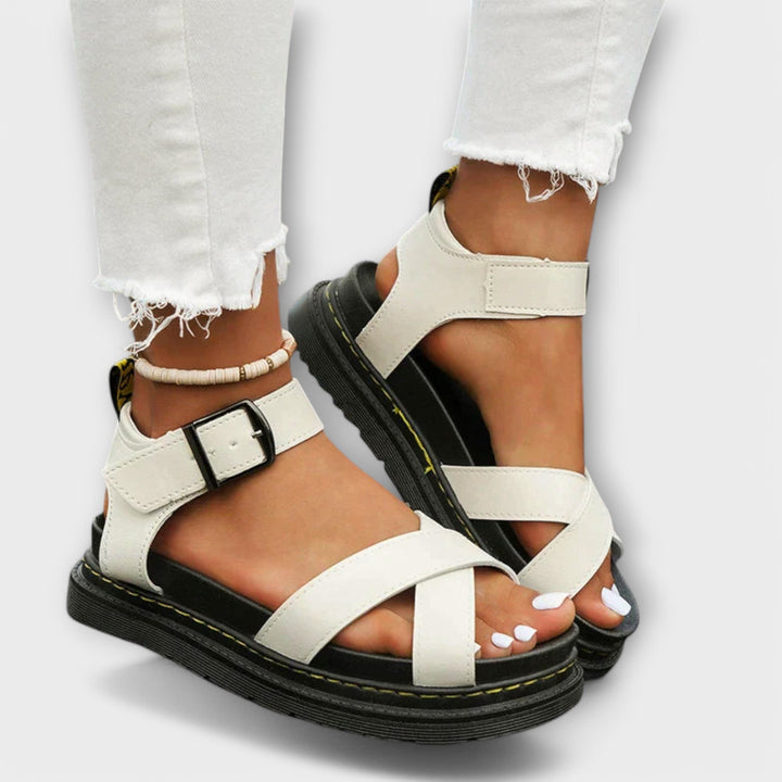 Sandales à brides croisées | Confort et soutien