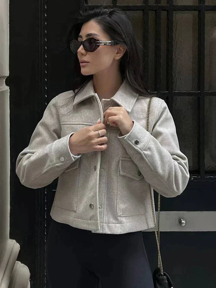 Veste courte structurée | Élégance minimaliste au quotidien