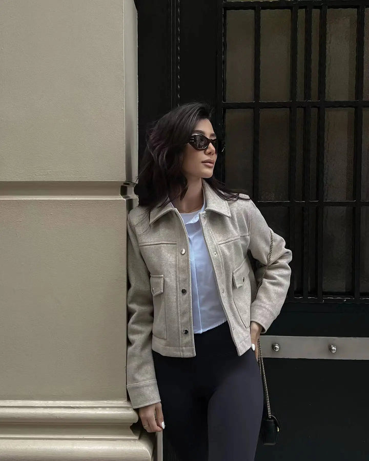 Veste courte structurée | Élégance minimaliste au quotidien