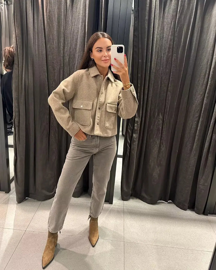 Veste courte structurée | Élégance minimaliste au quotidien