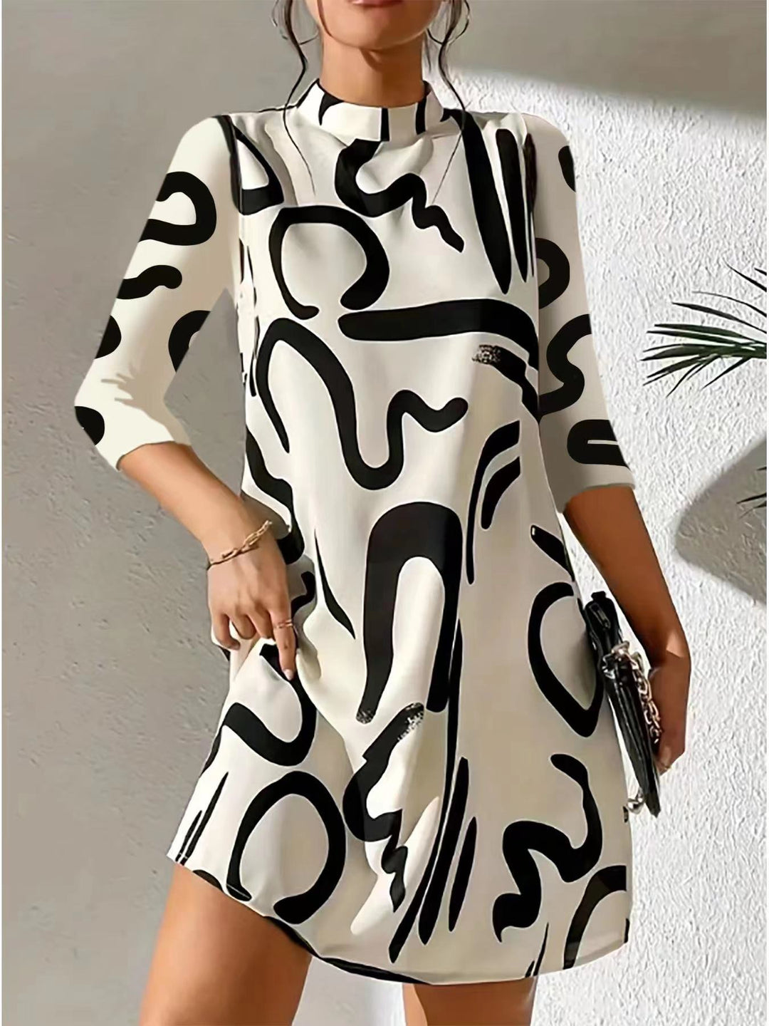 Robe courte ample graphique | Style contemporain