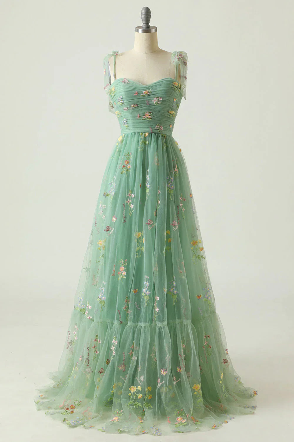 Robe de bal longue en tulle brodé | Élégance florale intemporelle