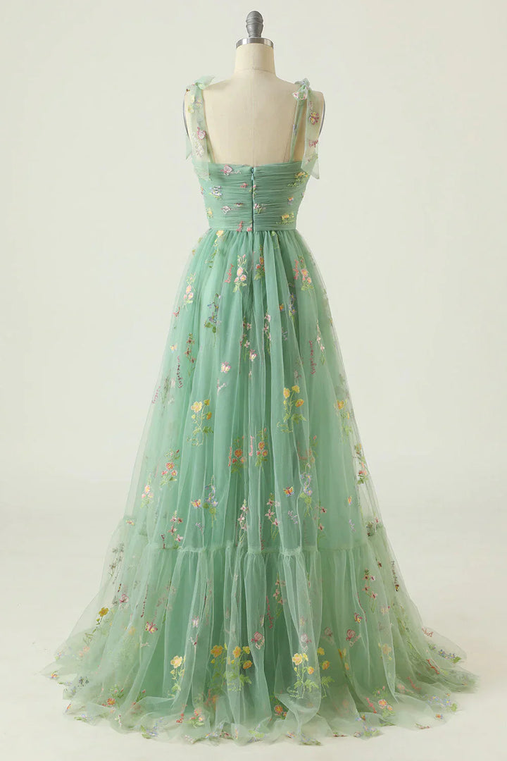 Robe de bal longue en tulle brodé | Élégance florale intemporelle