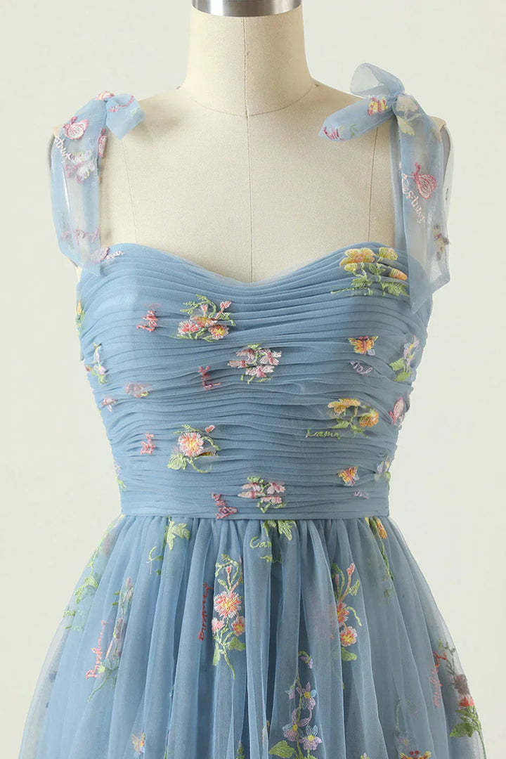 Robe de bal longue en tulle brodé | Élégance florale intemporelle