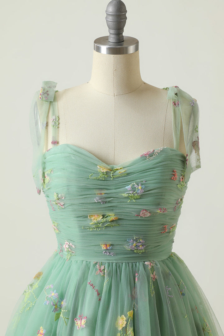 Robe de bal longue en tulle brodé | Élégance florale intemporelle