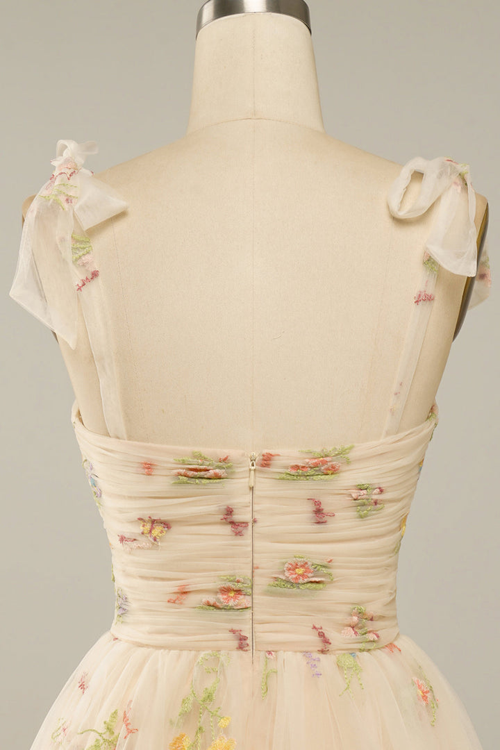 Robe de bal longue en tulle brodé | Élégance florale intemporelle