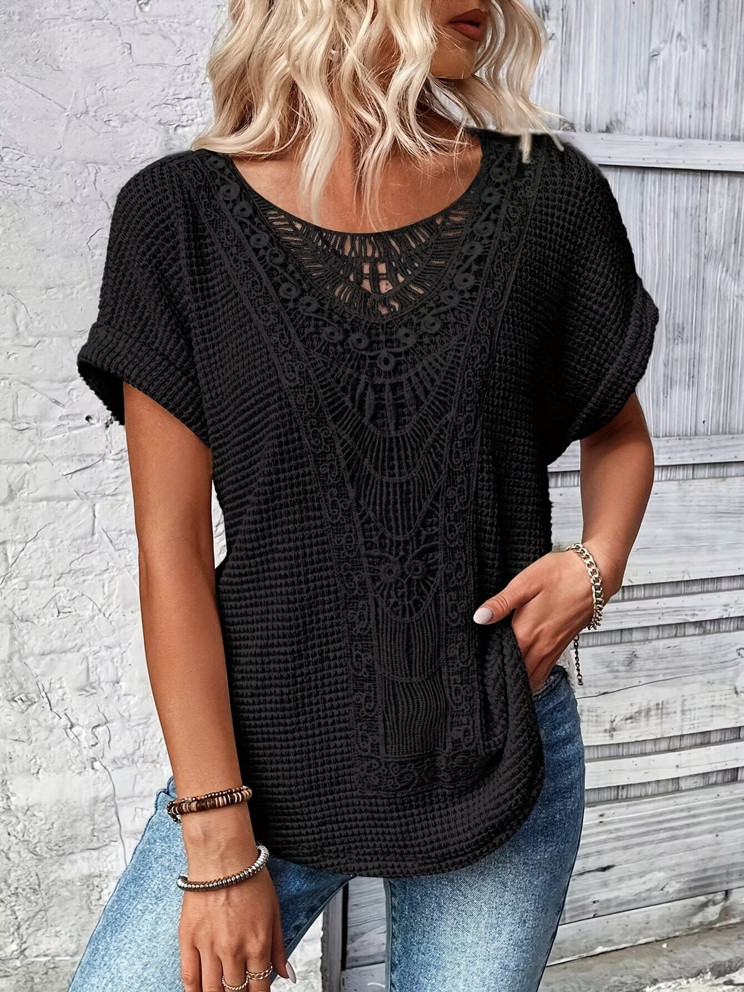 T-shirt chic | Détails brodés bohèmes