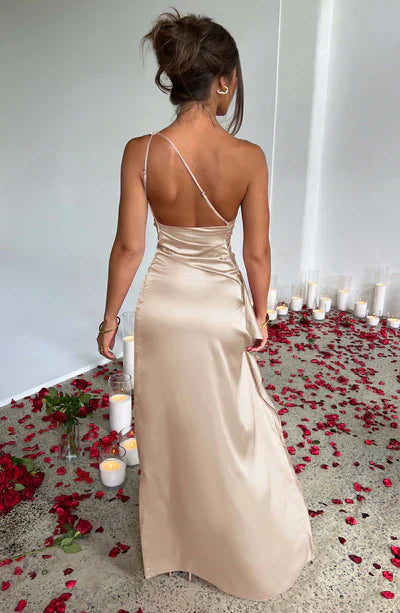 Robe Longue Asymétrique | Fente Haute et Drapé Élégant