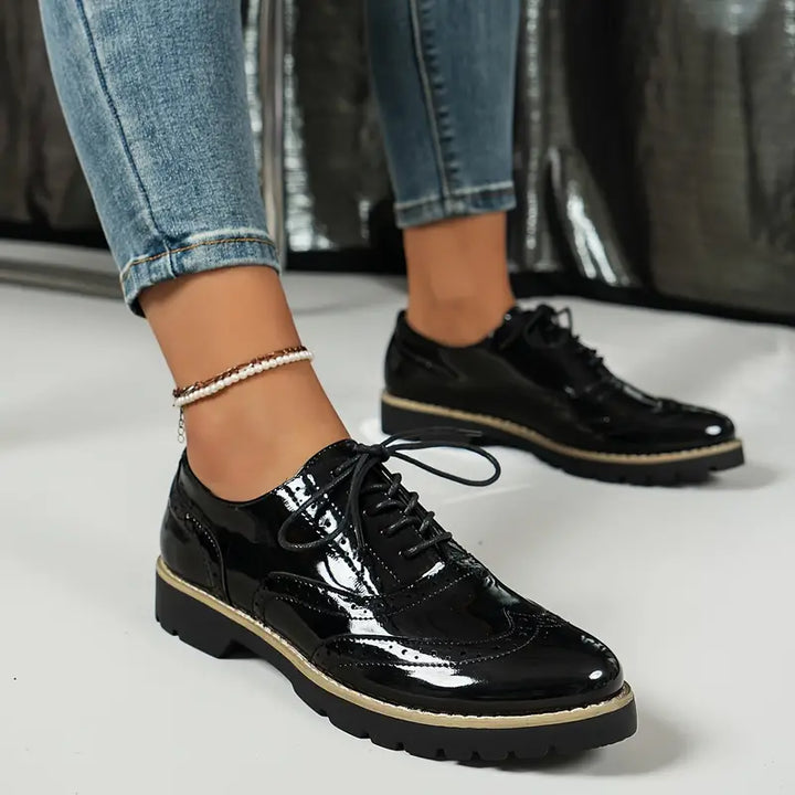 Chaussures Oxford vernies | Élégance urbaine