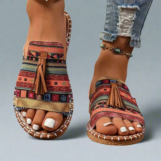 Sandales ethniques à pompon | Style bohème et confort