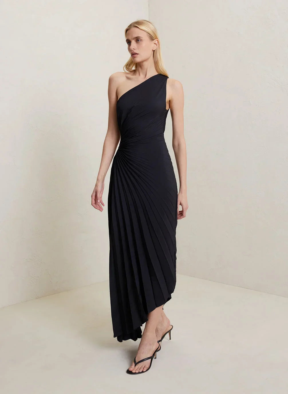 Robe longue asymétrique | Élégance estivale