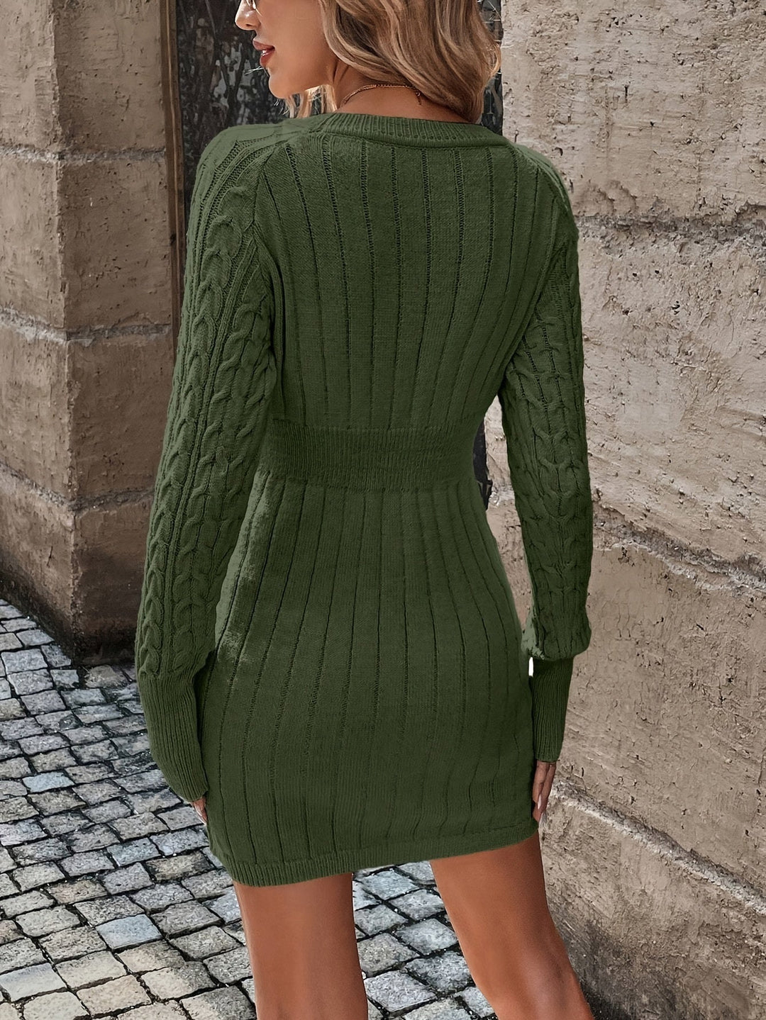 Robe pull courte torsadée | Élégance douillette d’hiver