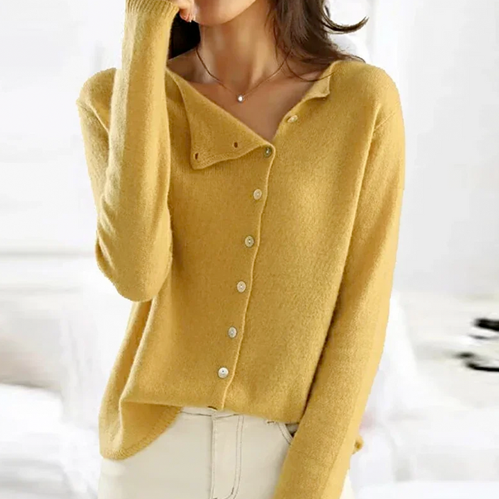 Pull boutonné asymétrique | Charme discret du quotidien