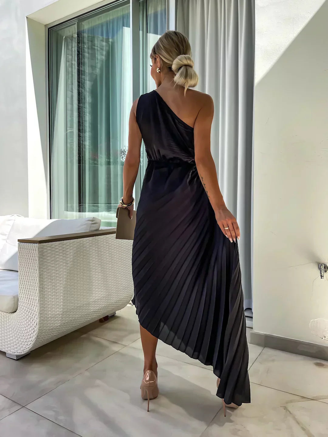 Robe plissée asymétrique | Élégance intemporelle