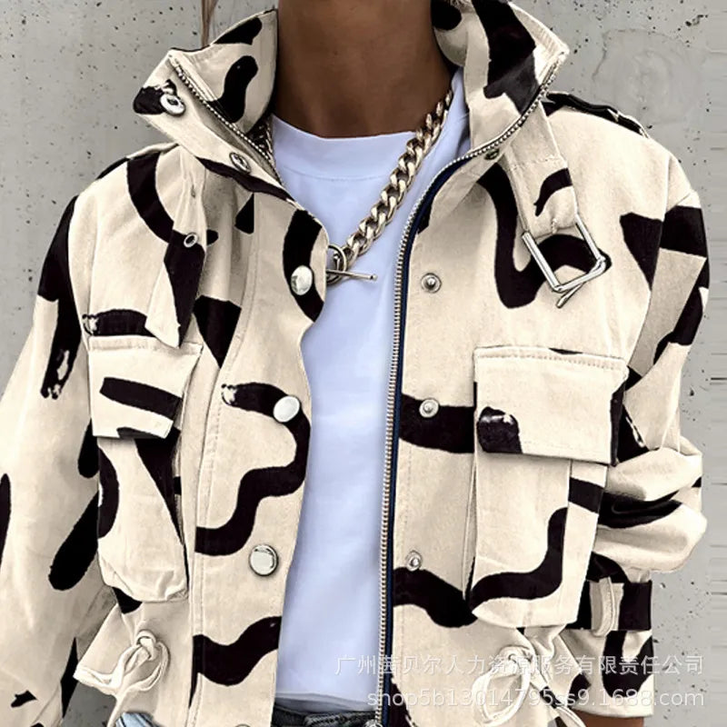 Veste courte à imprimé graphique | Look urbain et tendance