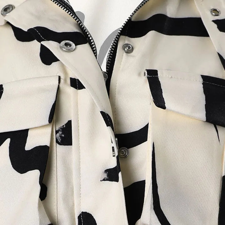 Veste courte à imprimé graphique | Look urbain et tendance