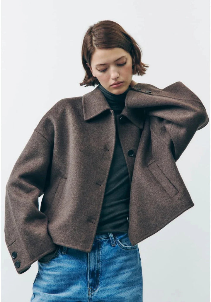 Veste courte à col classique | Élégance minimaliste