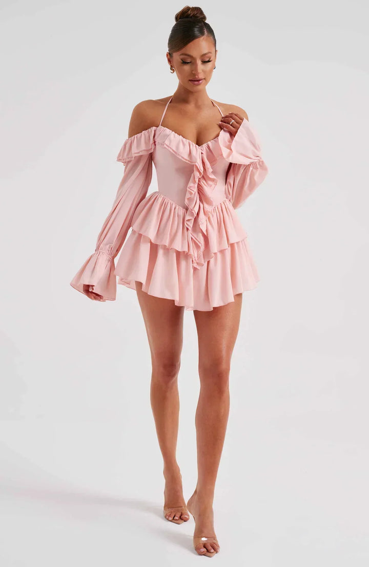 Robe courte épaules dénudées à volants | Élégance féminine